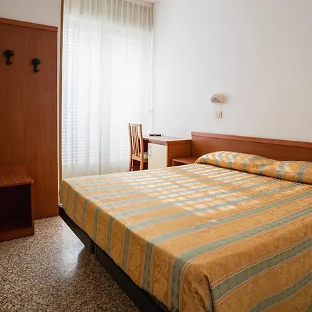 Happy Hotel