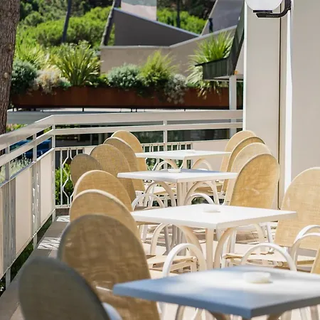 Ξενοδοχείο Happy *