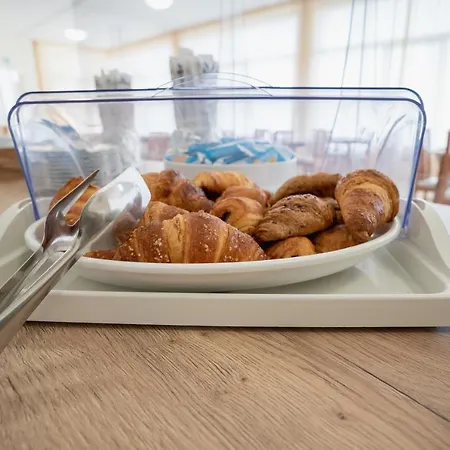 Happy מלון מילאנו מריטימה