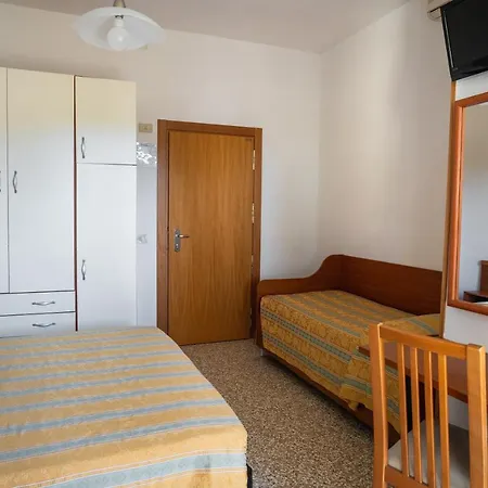 Ξενοδοχείο Happy *