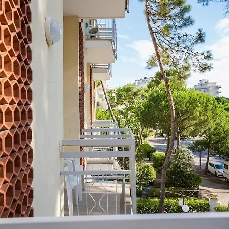 Happy Ξενοδοχείο