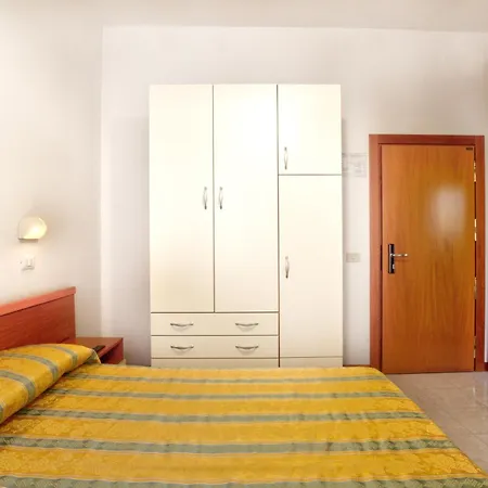 Happy Hotel